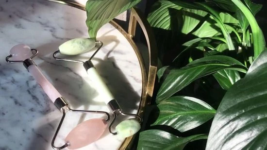 Merkloos Comize Jade Roller Gezichtsmassage Roller - Met Gua Sha Schraper - Groen 2 Merkloos Comize Jade Roller Gezichtsmassage Roller - Met Gua Sha Schraper - Groen - Afbeelding 2