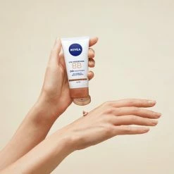 NIVEA Essentials BB Cream Medium SPF 15 - 50 Ml - Dagcr Me -Maybelline-winkel 550x642 2