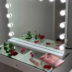 Bright Beauty Vanity Hollywood Make Up Spiegel Met Verlichting - 58 Cm X 43 Cm - Zonder Rand - Drie Lichtstanden - Wit -Maybelline-winkel 550x711 1