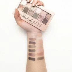 Maybelline The Blushed Nudes OogschaduwPalette - 12 Roze Nude Tinten -Maybelline-winkel 550x815 2